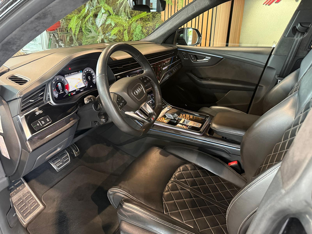 Audi Q8 1