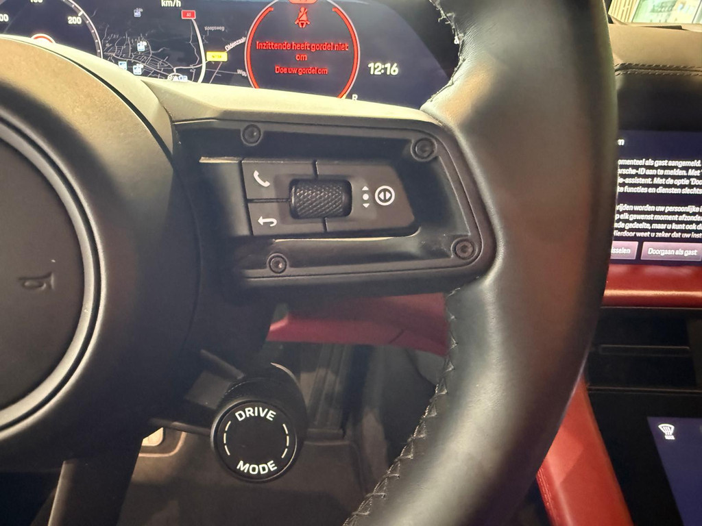 Porsche Taycan Cross Turismo 1