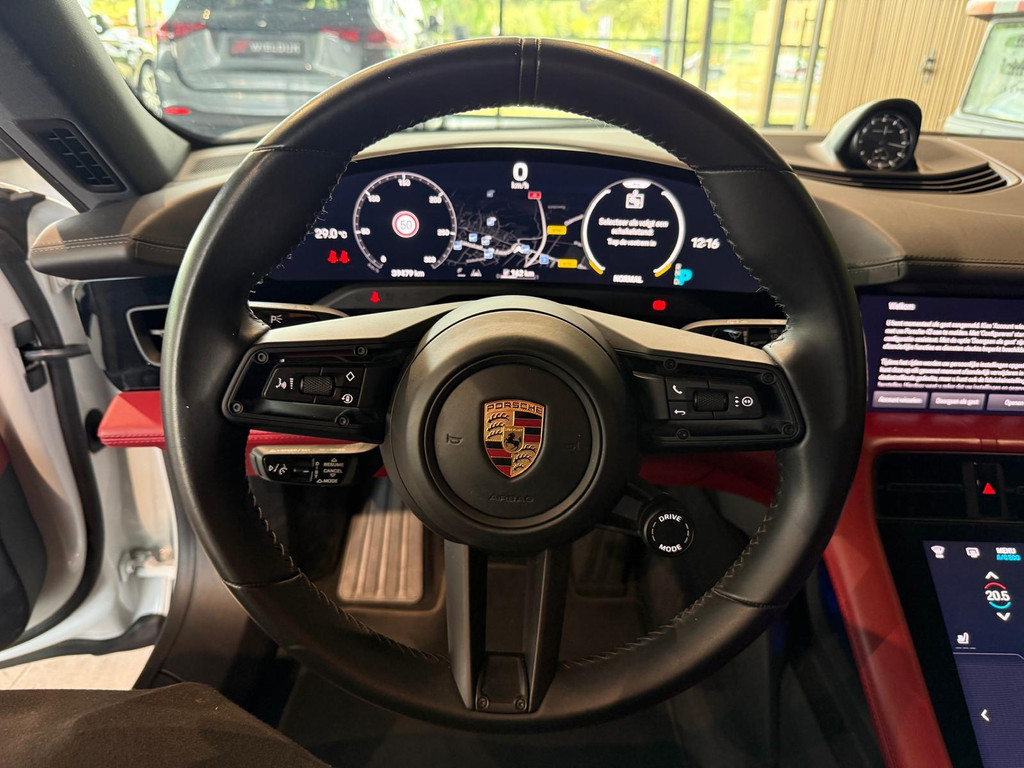 Porsche Taycan Cross Turismo 1