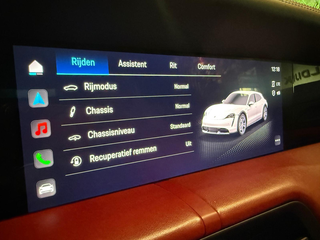 Porsche Taycan Cross Turismo 1