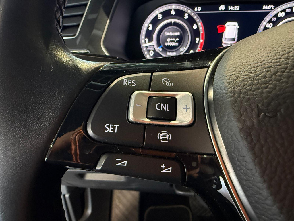 Volkswagen Tiguan 1