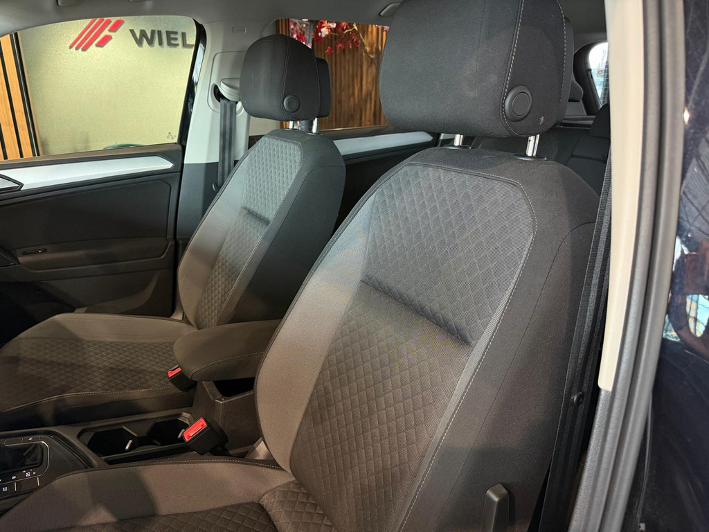 Volkswagen Tiguan 1