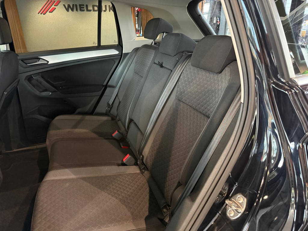 Volkswagen Tiguan 1