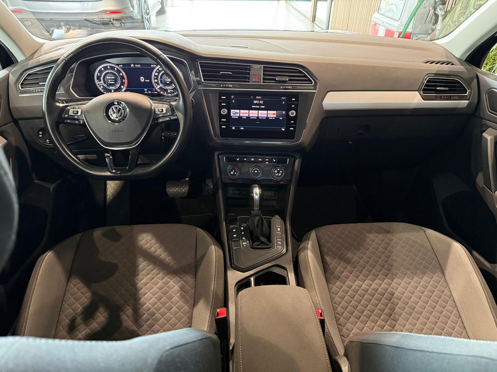 Volkswagen Tiguan 1