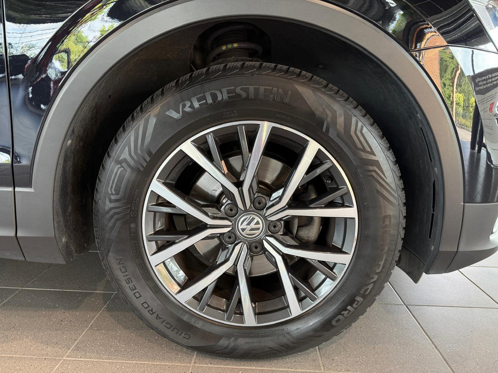 Volkswagen Tiguan 1
