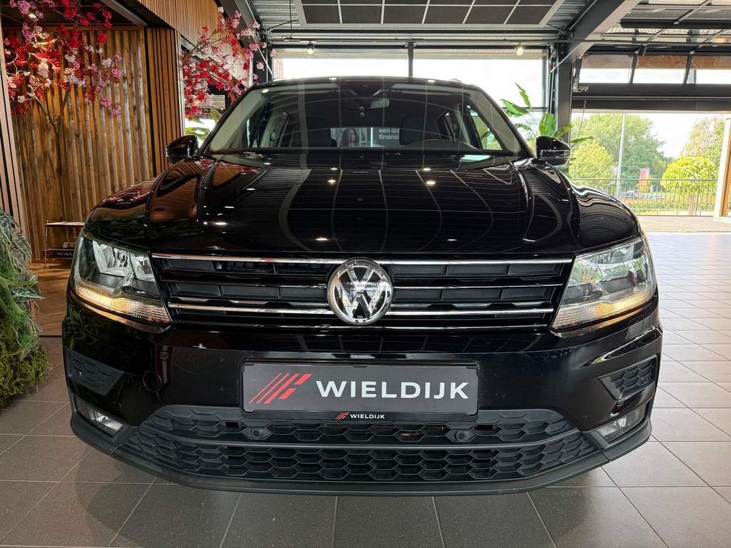 Volkswagen Tiguan 1