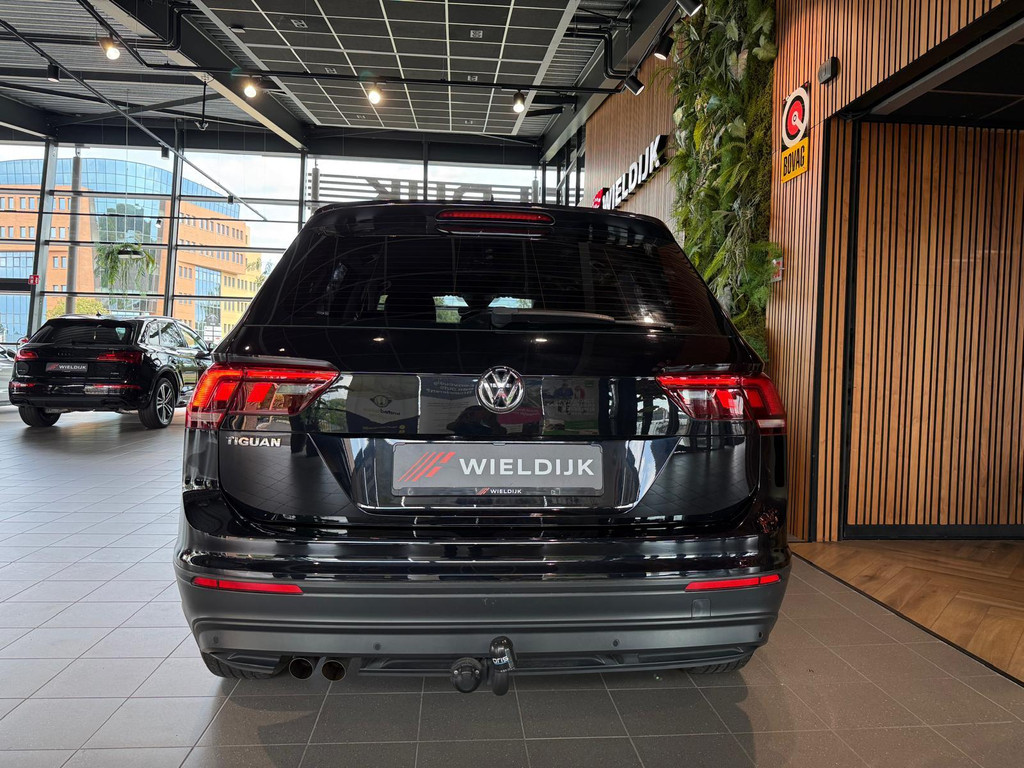 Volkswagen Tiguan 1