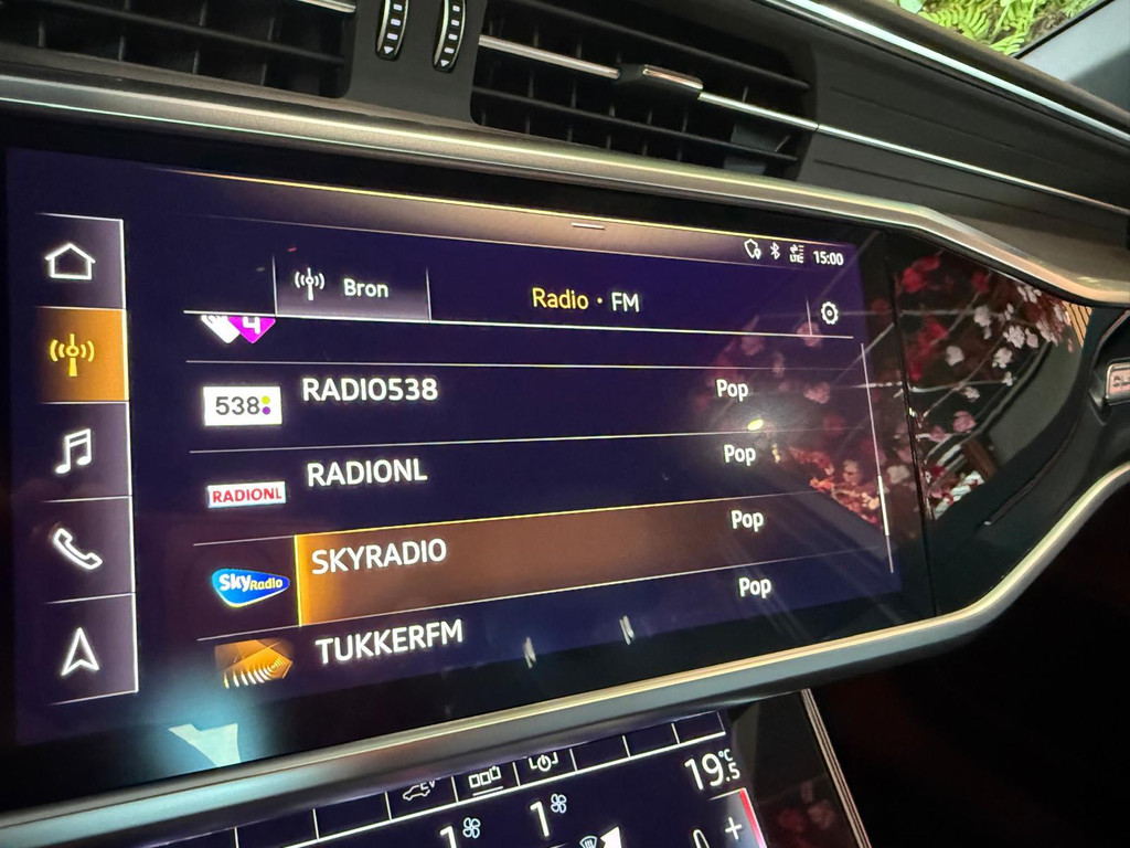 Audi A6 1