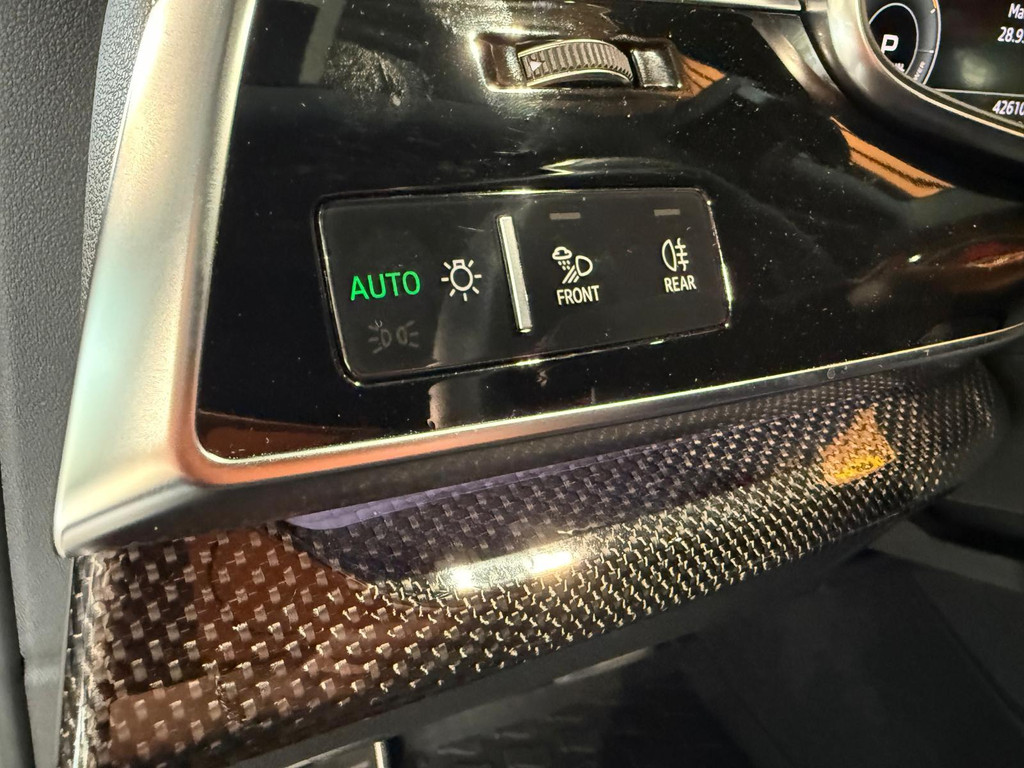 Audi Q8 1