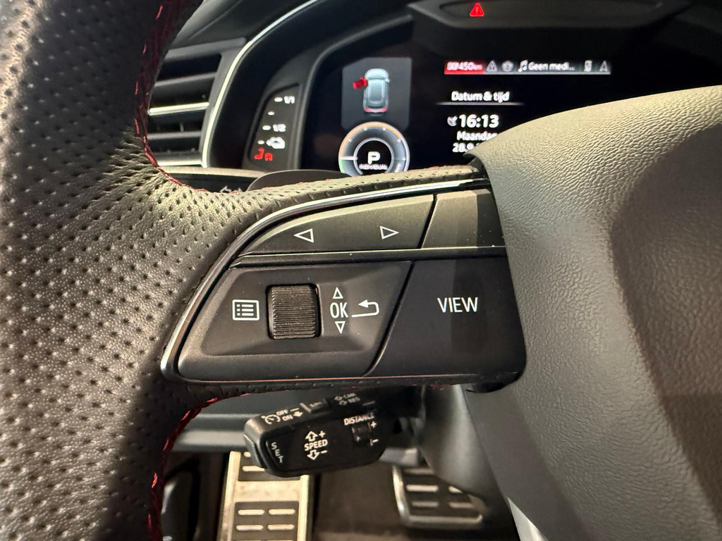 Audi Q8 1