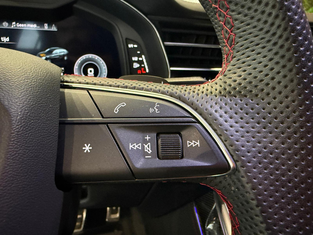 Audi Q8 1
