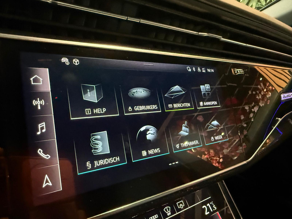 Audi Q8 1