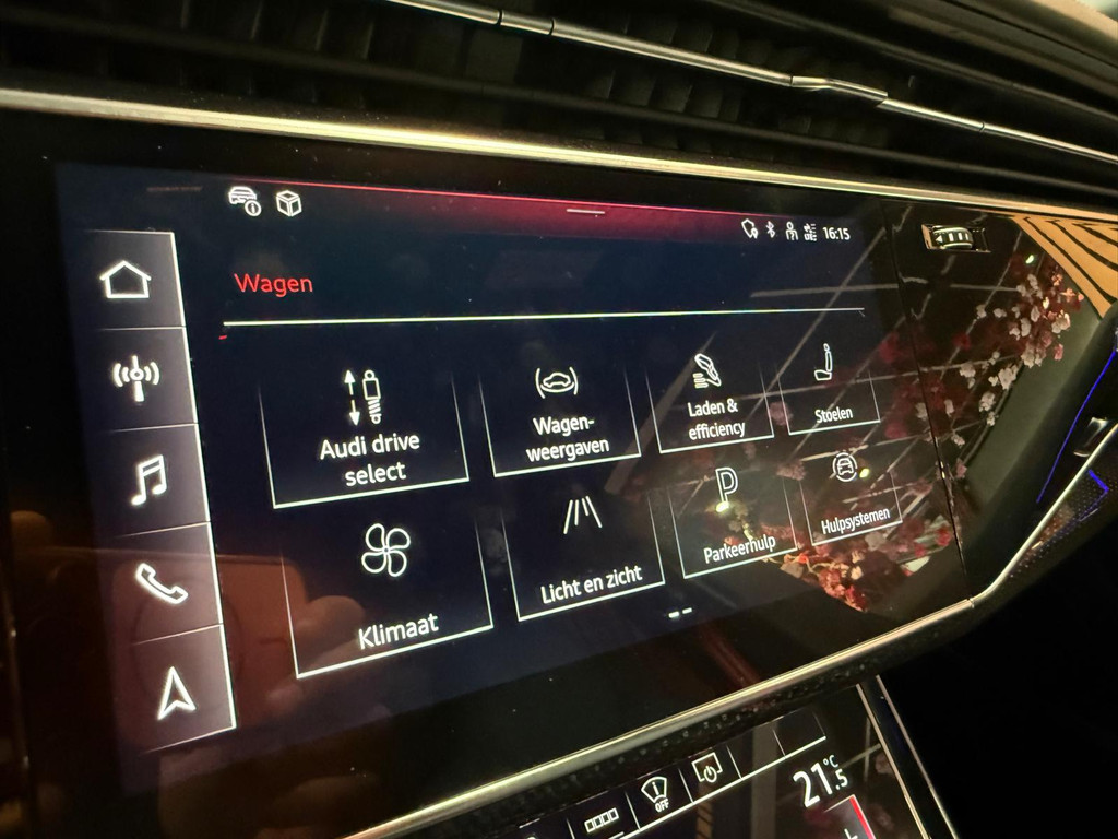 Audi Q8 1