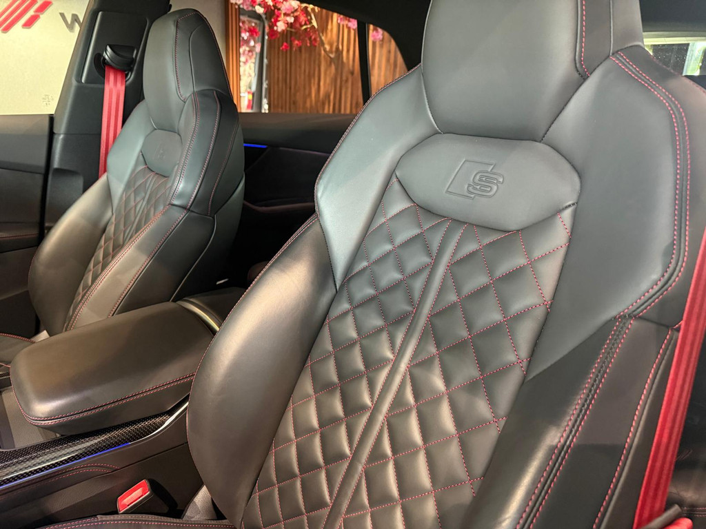 Audi Q8 1