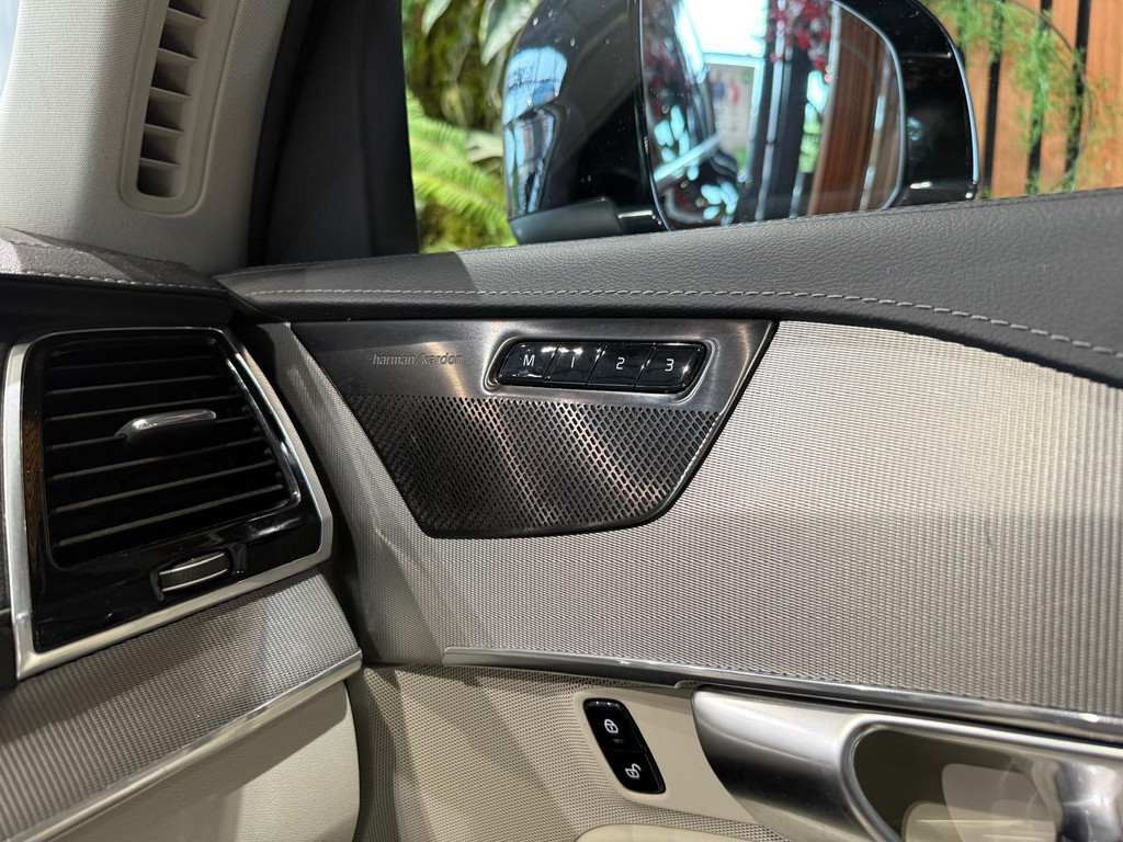 Volvo XC90 1